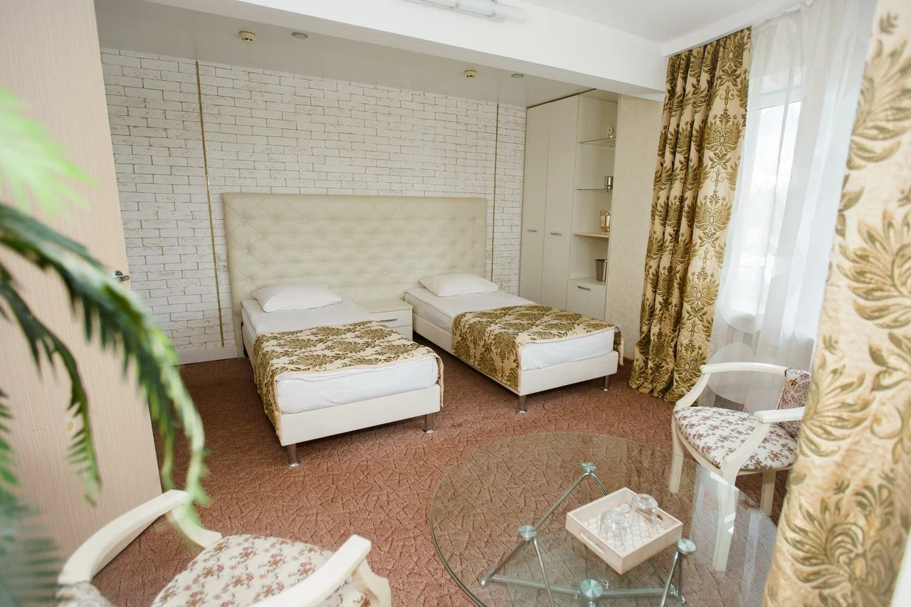 Просторный номер гостиницы в Муроме с двуспальной кроватью